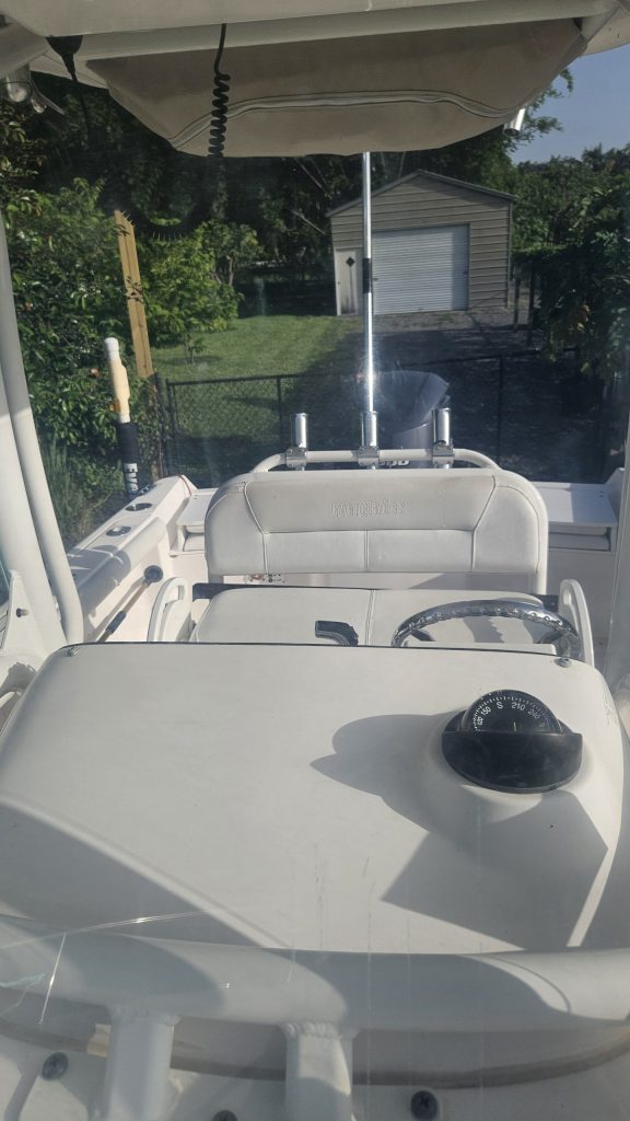 Everglades 230 CC
