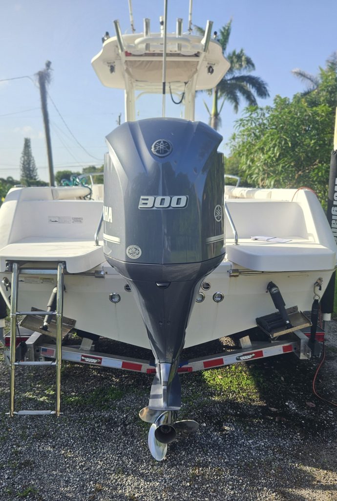 Everglades 230 CC