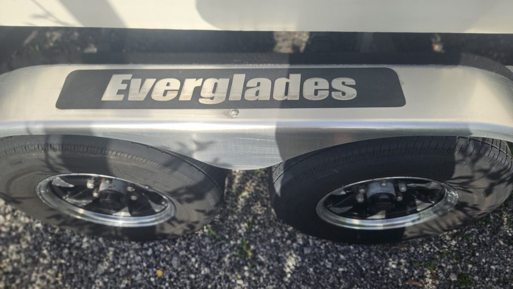 Everglades 230 CC