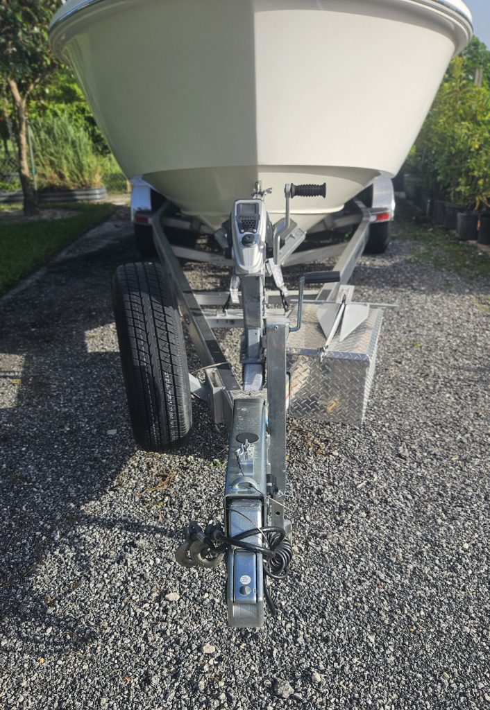 Everglades 230 CC